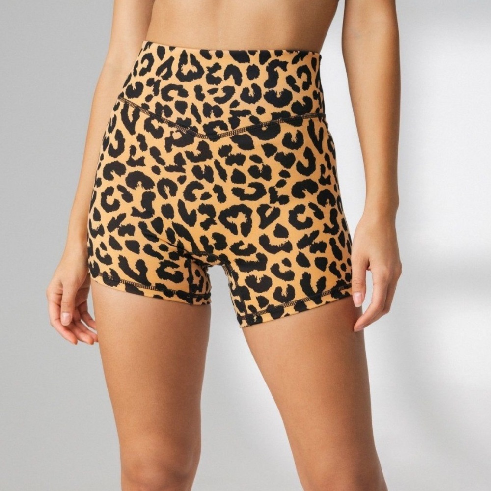 Ascend short - king cheetah